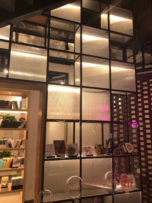Ultra Clear Abstract 4mm Shopfronts Decorative Fused Glass